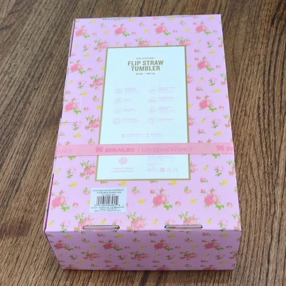 BOX Stanley x LoveShackFancy Flip Straw Tumbler 30 oz. - Picture 2 of 6